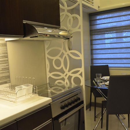 Eton Parkview Apartment Makati City ภายนอก รูปภาพ