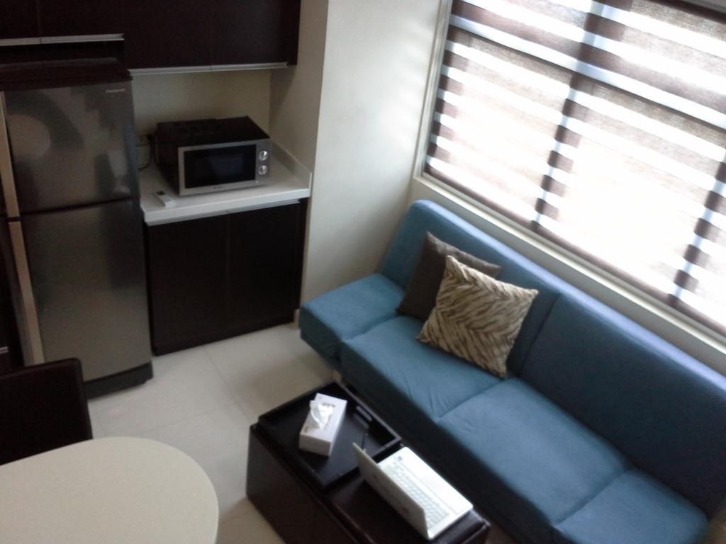 Eton Parkview Apartment Makati City ภายนอก รูปภาพ