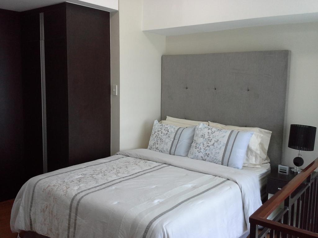 Eton Parkview Apartment Makati City ภายนอก รูปภาพ