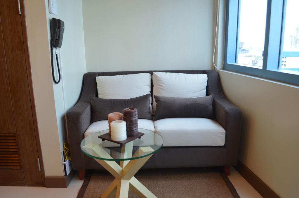 Eton Parkview Apartment Makati City ภายนอก รูปภาพ