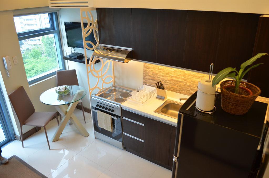 Eton Parkview Apartment Makati City ภายนอก รูปภาพ