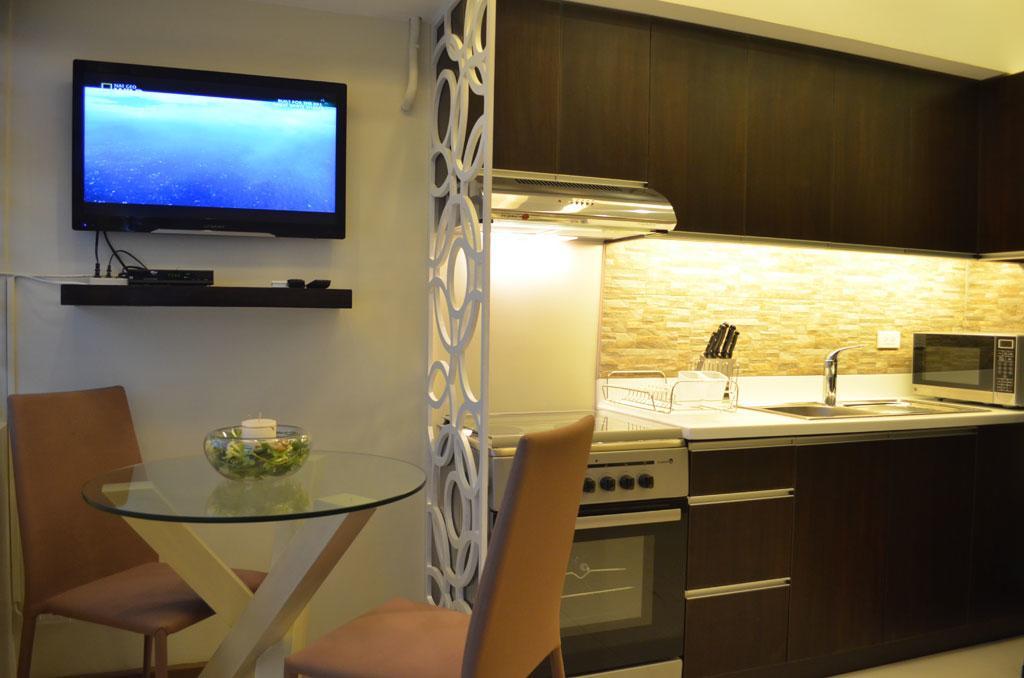 Eton Parkview Apartment Makati City ภายนอก รูปภาพ
