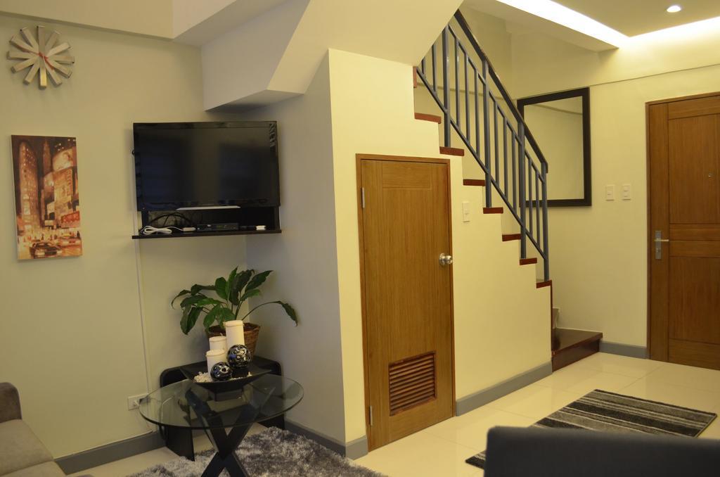 Eton Parkview Apartment Makati City ภายนอก รูปภาพ