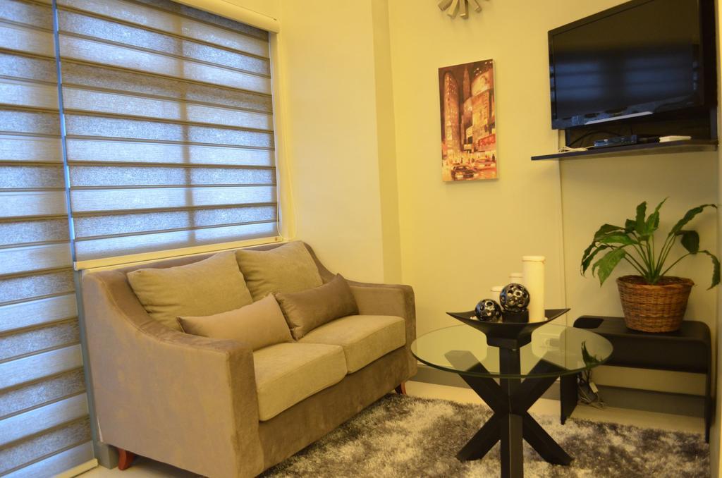 Eton Parkview Apartment Makati City ภายนอก รูปภาพ